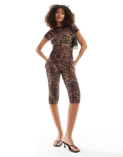 Combi moulante douce avec dos nu et pantalon 3/4 - Imprimé léopard - Asos Design - Modalova