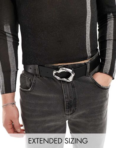 Ceinture en imitation cuir avec boucle argentée effet martelé - Asos Design - Modalova