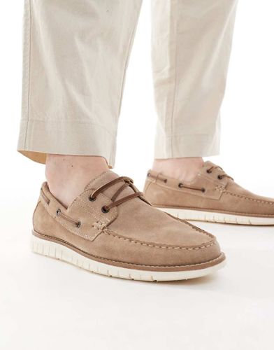 Chaussures bateau en daim - Taupe - Asos Design - Modalova