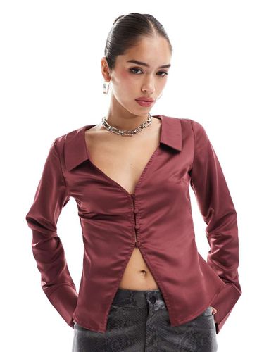 Chemise ajustée en satin - Bordeaux - Asos Design - Modalova