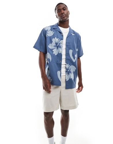 Chemise décontractée avec col à revers et fleurs hawaïennes brodées - Asos Design - Modalova