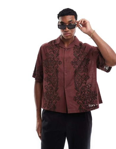 Chemise oversize coupe carrée à broderies avec col à revers - Bordeaux - Asos Design - Modalova