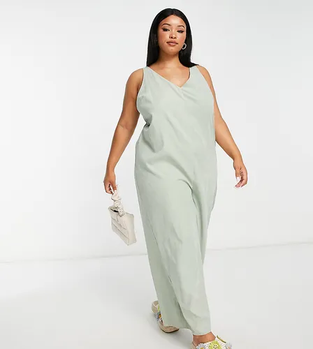 ASOS DESIGN Curve - Salopette en cupro avec détail anneau au dos - Sauge - Asos Curve - Modalova