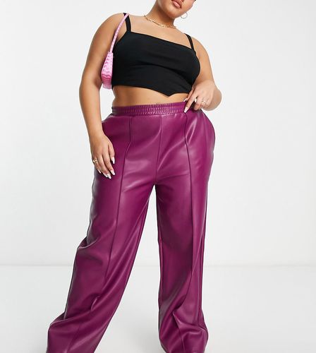 ASOS DESIGN Curve - Pantalon droit style pantalon de jogging en similicuir - Prune - Asos Curve - Modalova