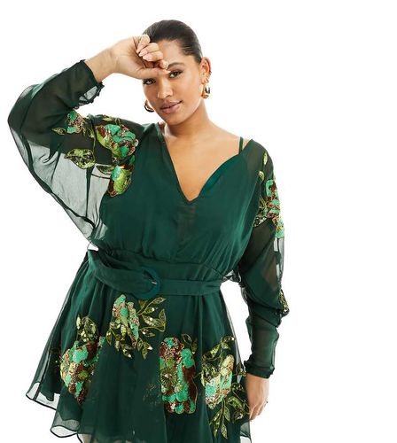 ASOS DESIGN Curve - Robe courte à godets, ceinture et fleurs - Vert - Asos Curve - Modalova