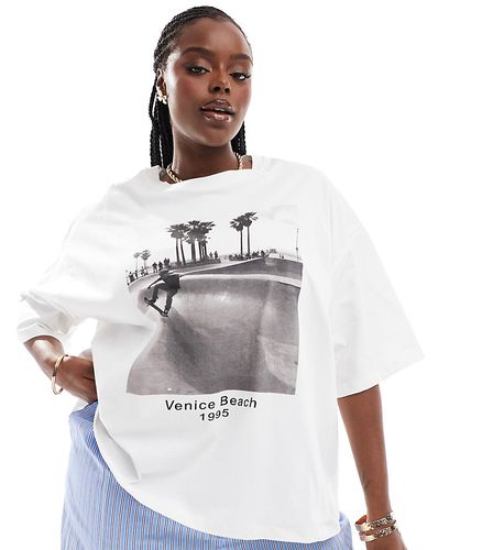ASOS DESIGN Curve - T-shirt oversize avec imprimé photo Venice Beach - Asos Curve - Modalova