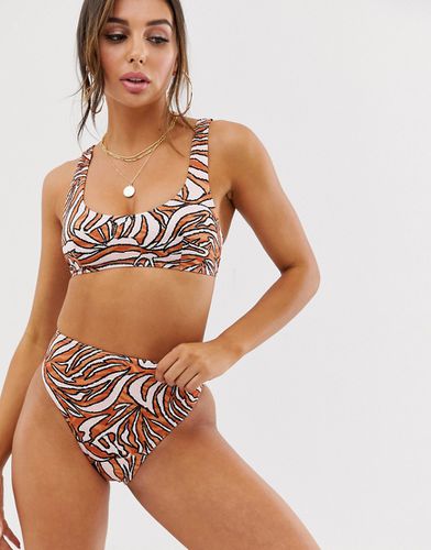 Bas de bikini échancré taille haute à imprimé linéaire - Asos Design - Modalova