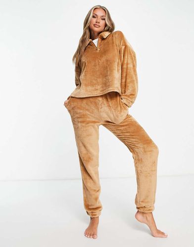 Ensemble confort sweat zippé et jogger en polaire ultra douce - Caramel - Asos Design - Modalova