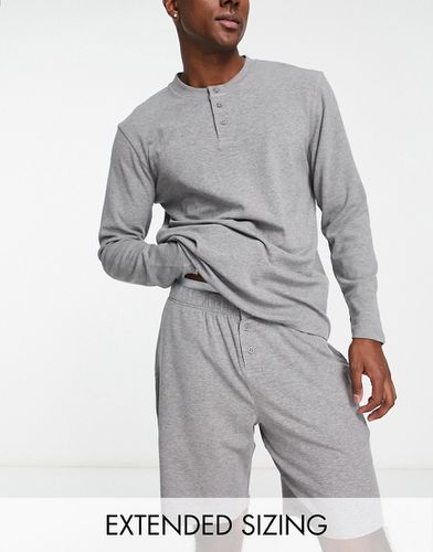 Ensemble de pyjama avec top manches longues et short - Asos Design - Modalova