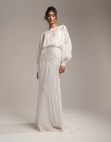 Ella - Robe de mariée à manches bouffantes avec broderies et perles - Crème - Asos Design - Modalova