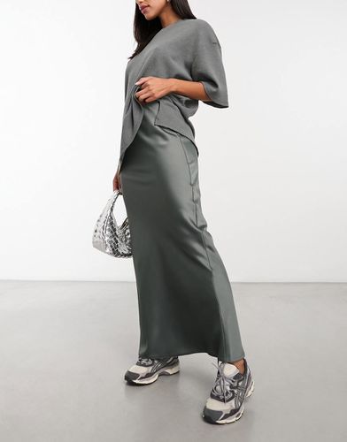 Jupe longue en satin coupé en biais - acier - Asos Design - Modalova