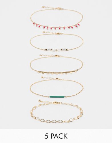 Lot de 5 bracelets de cheville ornés de perles rouges et vertes - Asos Design - Modalova