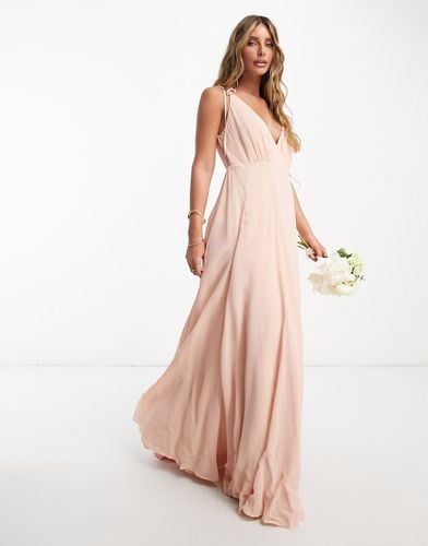 L'invitée - Robe longue à fines bretelles avec jupe ample et lien à nouer - Blush - Asos Design - Modalova