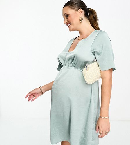 ASOS DESIGN Maternity - Robe courte en satin à manches ange - Euf de canard - Asos Maternity - Modalova