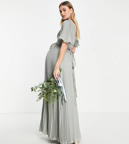 ASOS DESIGN Maternity - Robe longue plissée de demoiselle d'honneur à manches évasées et liens croisés à la taille - olive - Asos Maternity - Modalova