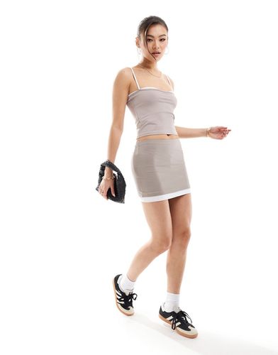 Mini-jupe d'ensemble avec coutures contrastantes - Fauve - Asos Design - Modalova