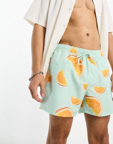 Short de bain court à imprimé - Orange - Asos Design - Modalova