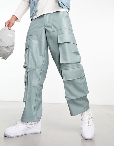 Pantalon cargo en imitation cuir - Asos Design - Modalova