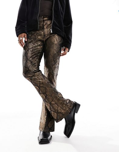 Pantalon élégant coupe évasée à motif peau de serpent - Bronze - Asos Design - Modalova