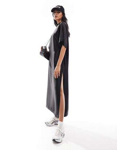 Robe t-shirt mi-longue coupe oversize en satin - Asos Design - Modalova