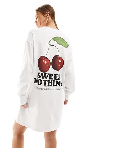 Robe t-shirt courte style skateur oversize avec motif cerises - Asos Design - Modalova