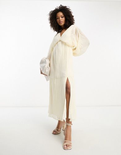 Robe trapèze longue à plis serrés avec manches chauve-souris - Crème - Asos Design - Modalova