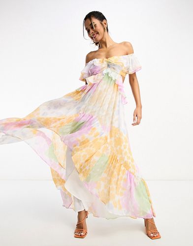 Robe volantée longue à ourlet asymétrique et épaules dénudées avec découpe et imprimé fleuri flou varié - Asos Design - Modalova