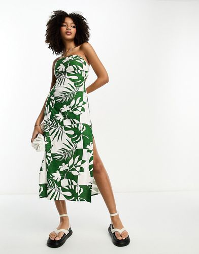 Robe bandeau d'été mi-longue en lin avec découpe dans le dos et imprimé tropical abstrait - Vert - Asos Design - Modalova