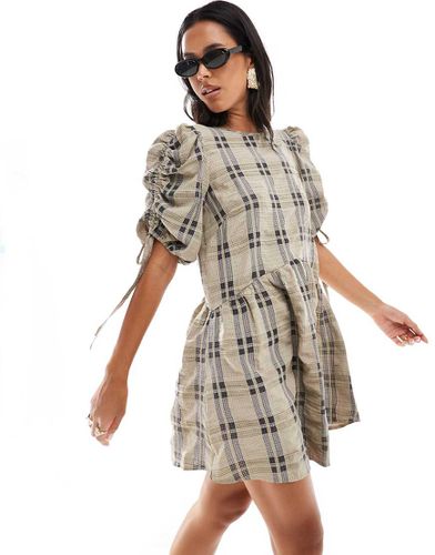 Robe babydoll courte à carreaux et manches froncées - Asos Design - Modalova