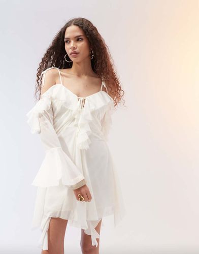 Robe courte à bords effilochés avec godets et volants superposés - Ivoire - Asos Design - Modalova