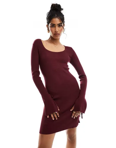 Robe courte en maille à encolure dégagée et liens - Bordeaux - Asos Design - Modalova