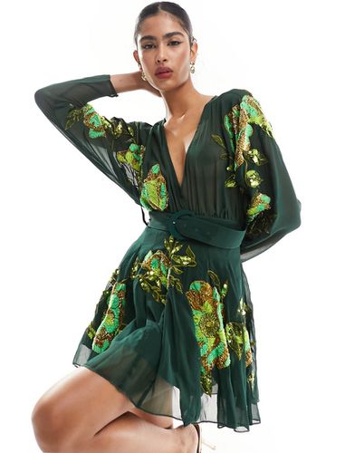 Robe courte fluide à godets, ceinture et fleurs - Vert - Asos Design - Modalova