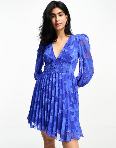 Robe courte froncée et boutonnée à taille plissée et effet dévoré - de cobalt - Asos Design - Modalova