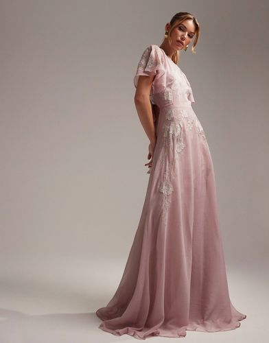 Robe longue de demoiselle d'honneur à manches ange avec appliqués fleuris - Asos Design - Modalova