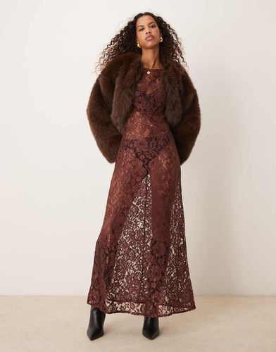 Robe longue en dentelle à manches ange - Chocolat - Asos Design - Modalova