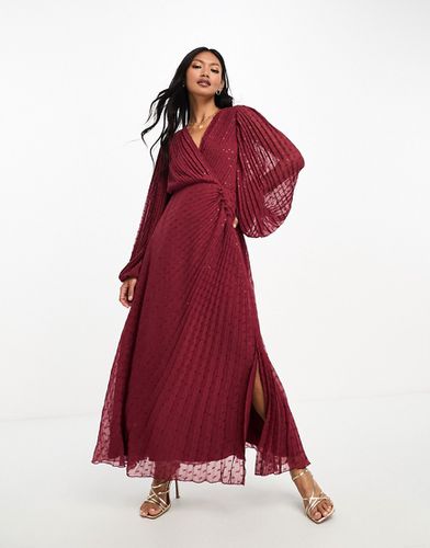Robe longue en mousseline plissée avec boutonnage - Bordeaux métallisé - Asos Design - Modalova