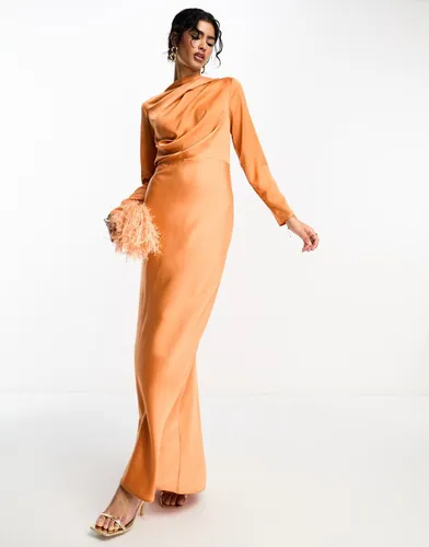 Robe longue en satin avec corsage drapé - Rouille - Asos Design - Modalova