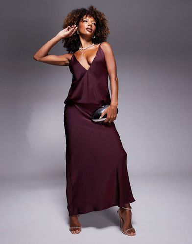 Robe longue en satin avec décolleté plongeant et lanières dans le dos - Bordeaux - Asos Design - Modalova