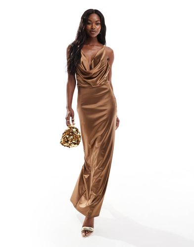 Robe longue en satin stretch avec col bénitier - chocolat - Asos Design - Modalova