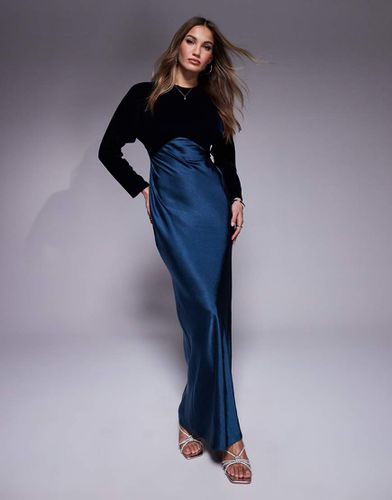 Robe longue en velours et satin avec manches longues - Asos Design - Modalova