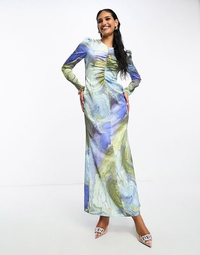 Robe longue froncée en satin à imprimé marbré - Asos Design - Modalova