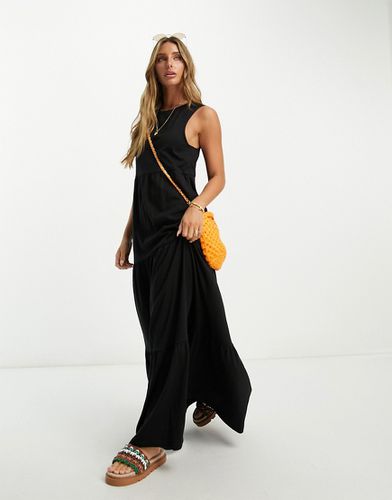 Robe longue sans manches à volants étagés - Noir - Asos Design - Modalova