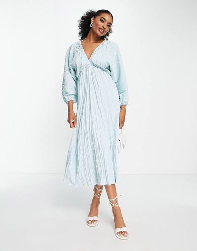 Robe longue texturée à décolleté plongeant et manches chauve-souris - Asos Design - Modalova