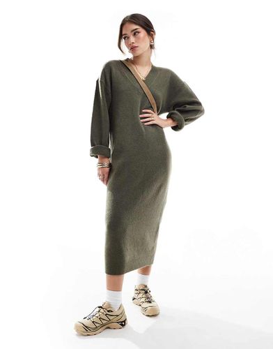 Robe longueur mollet en maille avec col V - Kaki - Asos Design - Modalova