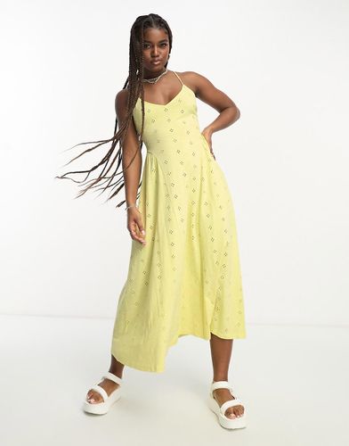 Robe mi-longue en broderie anglaise avec coutures apparentes et lanières dans le dos - Citron - Asos Design - Modalova