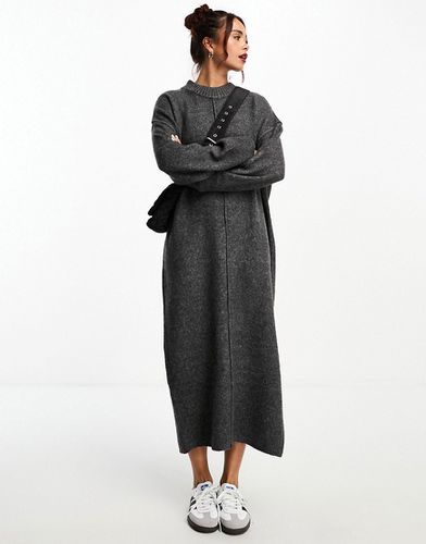 Robe mi-longue oversize en maille avec col ras de cou et surpiqûres - Anthracite - Asos Design - Modalova