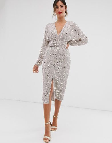 Robe mi-longue parsemée de sequins avec manches chauve-souris et taille croisée - Asos Design - Modalova