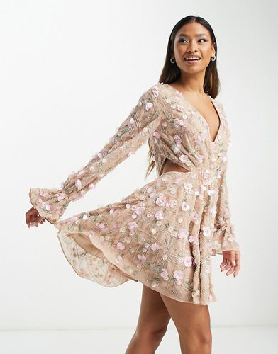 Robe portefeuille courte à fleurs et ornements - Beige - Asos Design - Modalova