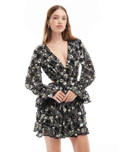 Robe portefeuille courte à fleurs et ornements - Asos Design - Modalova