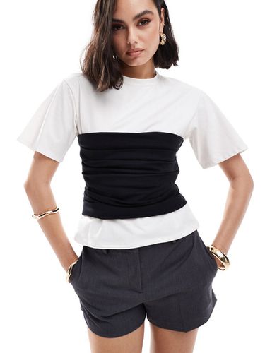 T-shirt ajusté avec détail à la taille - Noir et blanc - Asos Design - Modalova